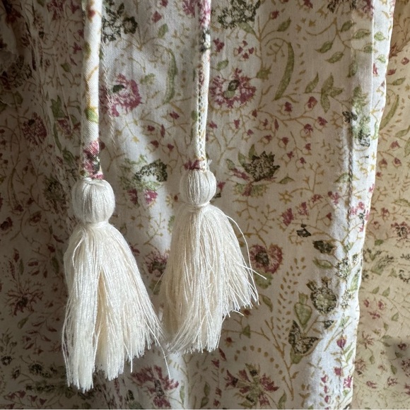 Cleobella Katy Victorian Floral Cream Ruffled Tie Front Blouse size XS - Picture 5 of 12